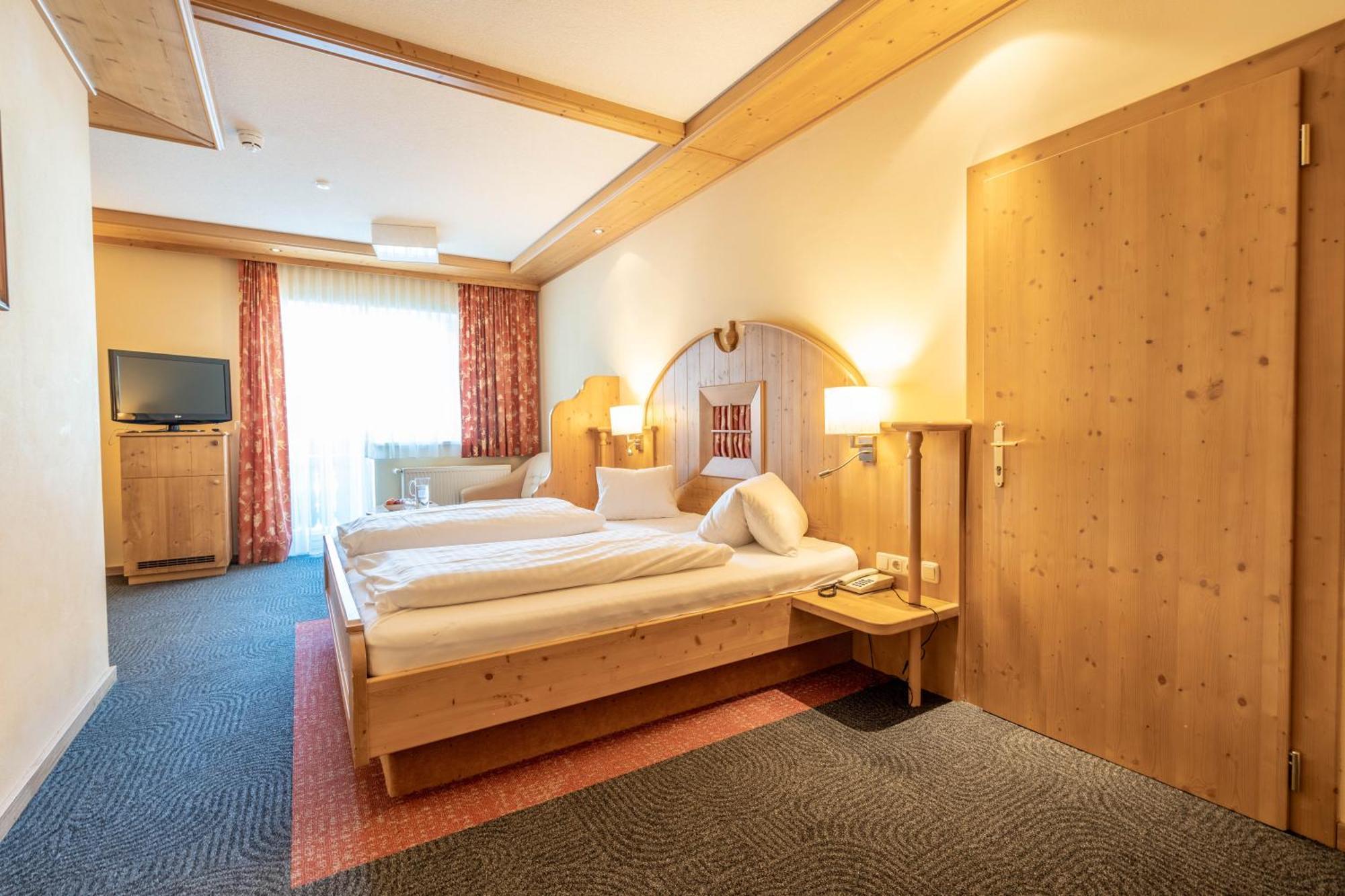 Alpin Panoramahotel Laerchenhof Heiligenblut Buitenkant foto