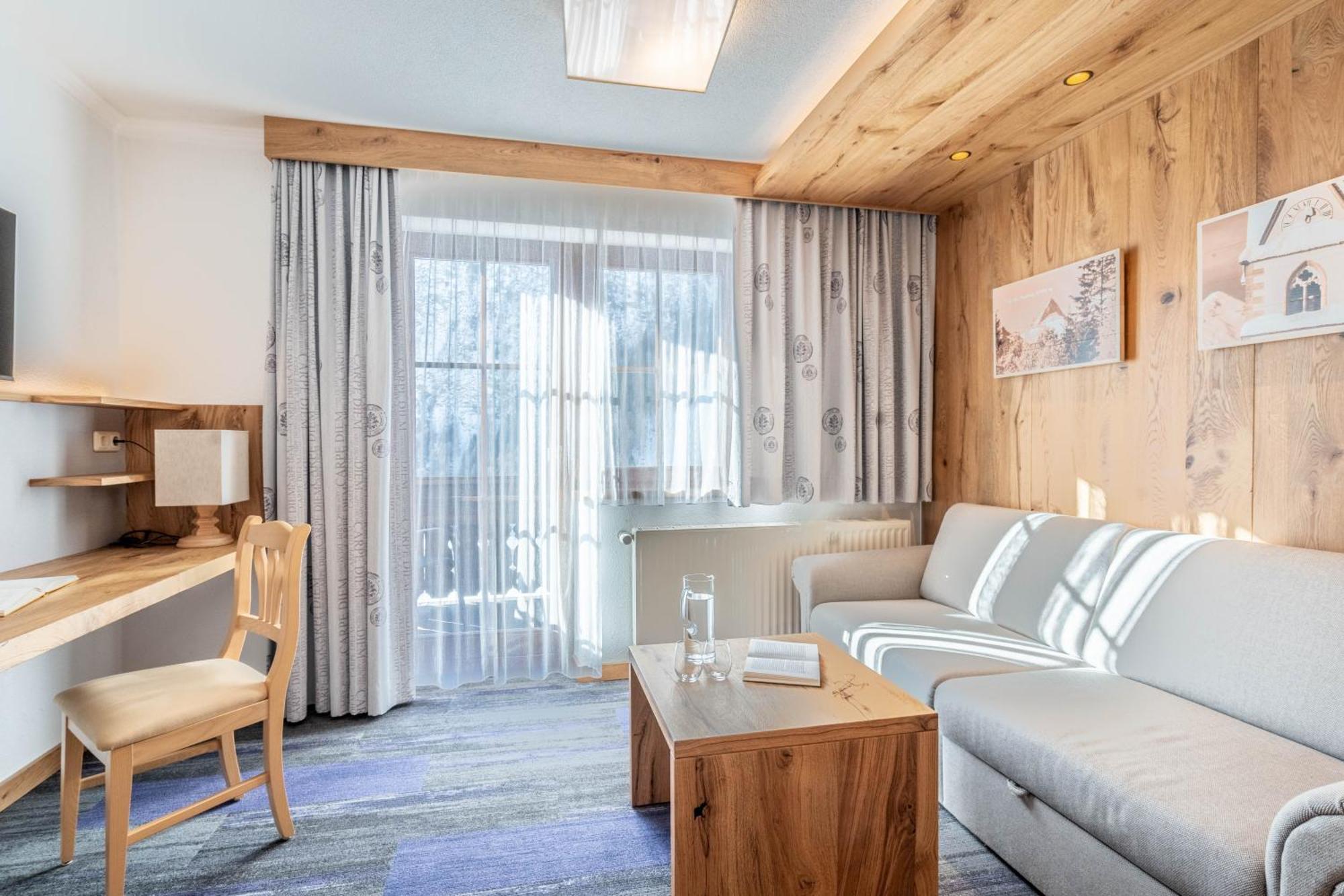 Alpin Panoramahotel Laerchenhof Heiligenblut Buitenkant foto